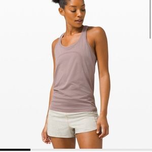 Lululemon Swiftly Tech Razorback (in blue)